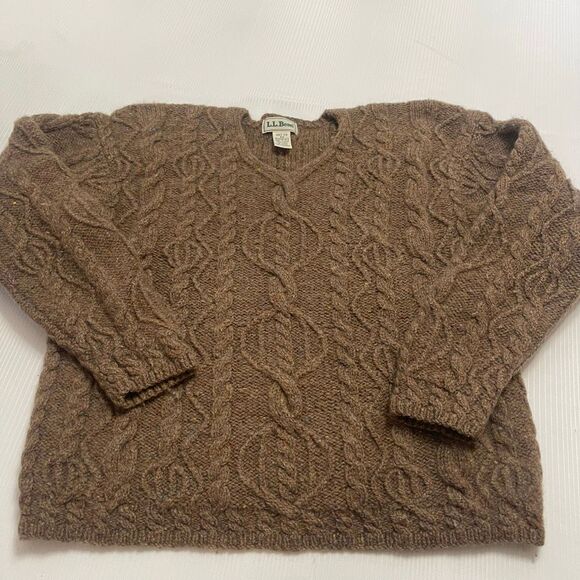 L.L. Bean Women’s Brown VTG Cable Knit Wool Sweater Size Small - Picture 1 of 7